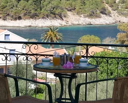 Gerania 3* Άσσος